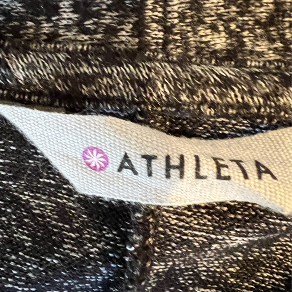 Athletic sweater excellent condition size small, hardly been worn